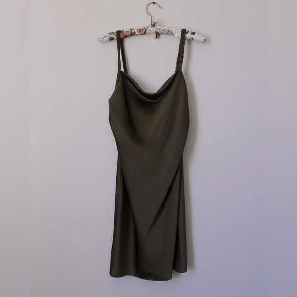 House of Harlow - Picture 3 of 4